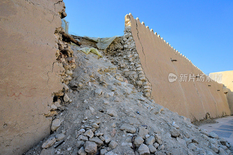 易卜拉欣城堡/ Qasr易卜拉欣-倒塌的墙、石头、粘土、泥浆和稻草- Al-Hofuf, Al-Ahsa绿洲，沙特阿拉伯